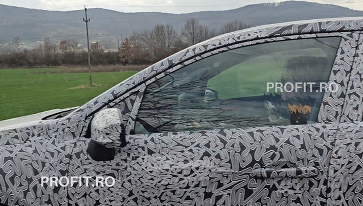 Noul model Dacia a fost zărit pe străzi! Imagini-spion cu mașina » Urmează să fie lansată în 2026: „Arată ciudățel”