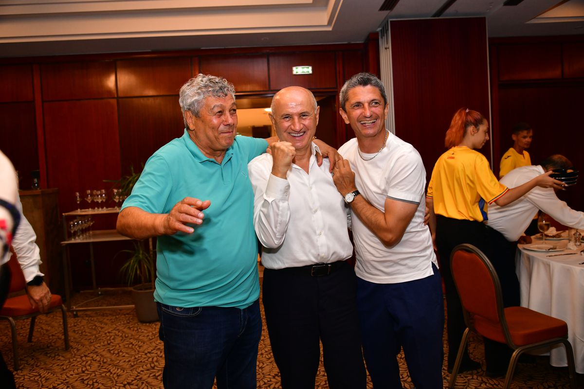 Imagini memorabile de la petrecerea lui Mircea Lucescu! George Copos a „rupt ariciul” buzunarului și a aruncat timid cu bani în lăutari