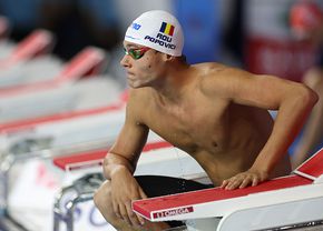 David Popovici, la un pas să abandoneze Mondialele de natație » Mărturie emoționantă, după aurul la 200 m liber: „M-am uitat după bilete de întoarcere, l-am rugat pe tatăl meu”. Care a fost motivul