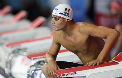 David Popovici, la un pas să abandoneze Mondialele de natație » Mărturie emoționantă, după aurul la 200 m liber: „M-am uitat după bilete de întoarcere, l-am rugat pe tatăl meu”. Care a fost motivul