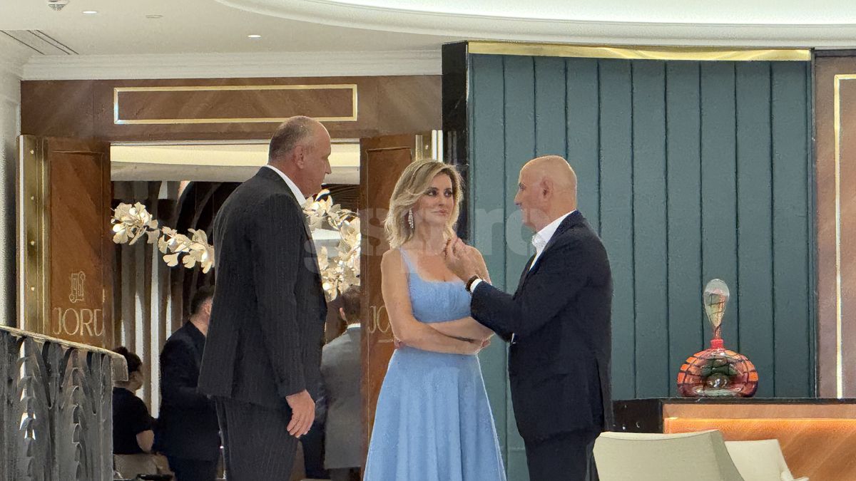 Petrecere VIP în cinstea lui Mircea Lucescu cu nume grele din politică și din fotbal! Cum a apărut Diana Șucu și ce meniu de 5 stele au primit invitații