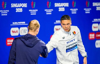 Rivalii Hobson și Tatsuya au reacționat după ce David Popovici a cucerit AURUL la Singapore: „L-am urmărit ca și cum viața mea depindea de asta”