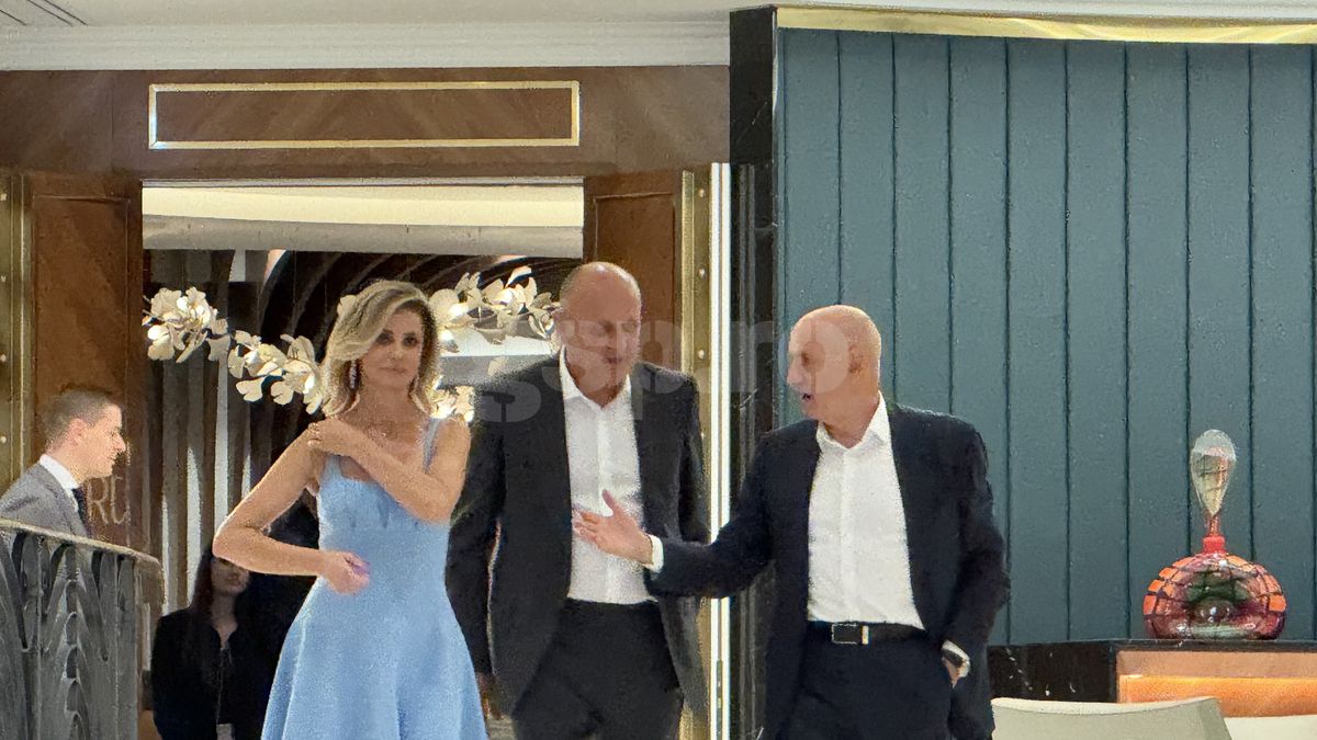 Petrecere VIP în cinstea lui Mircea Lucescu cu nume grele din politică și din fotbal! Cum a apărut Diana Șucu și ce meniu de 5 stele au primit invitații