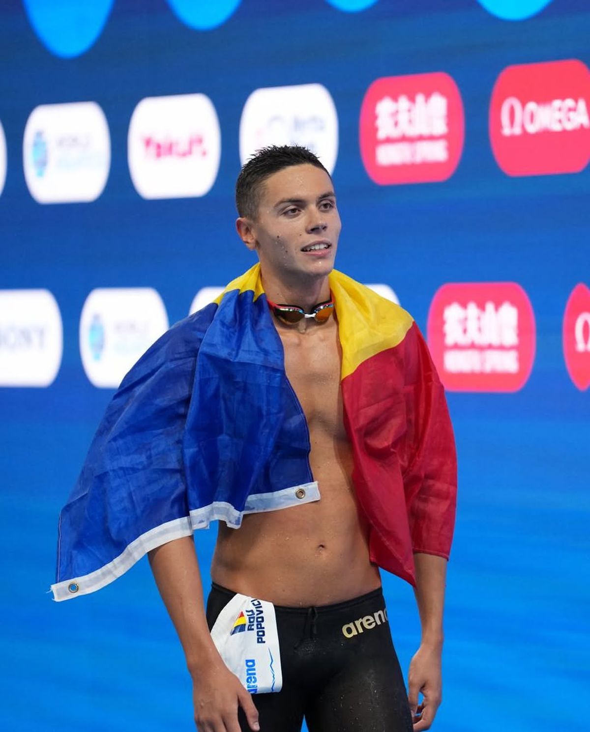 Campionii de la FCSB au urmărit finala lui David Popovici în vestiar! Explozie de bucurie: Chiricheș și Alibec, pe mese