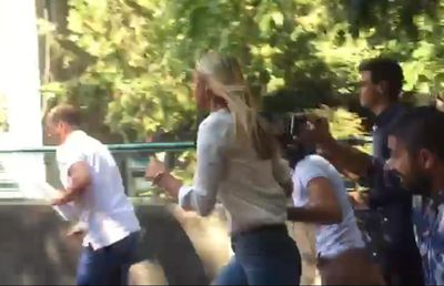 Același procuror din Caracal care a fugit astăzi ca un atlet de presă n-a fost pe teren și s-a dus să se culce în noaptea căutării Alexandrei, între ora 2 și 8 dimineața!