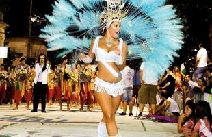 FOTO Dansatoarea de samba de care s-a îndrăgostit pe loc Edinson Cavani: „Probabil cea mai frumoasă femeie din lume”