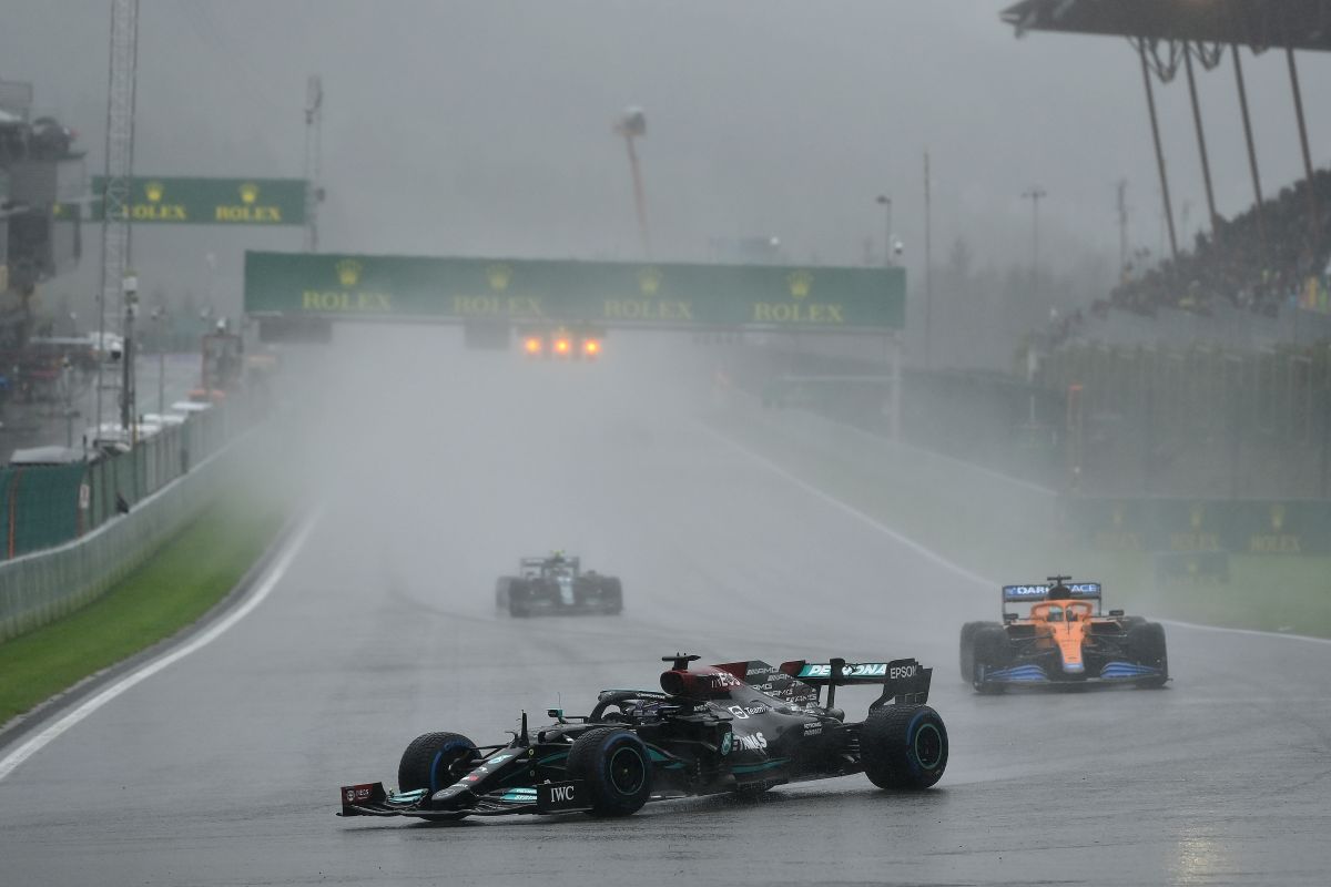 FORMULA 1. Marele Premiu al Belgiei a ținut doar două tururi! Max Verstappen, desemnat câștigător