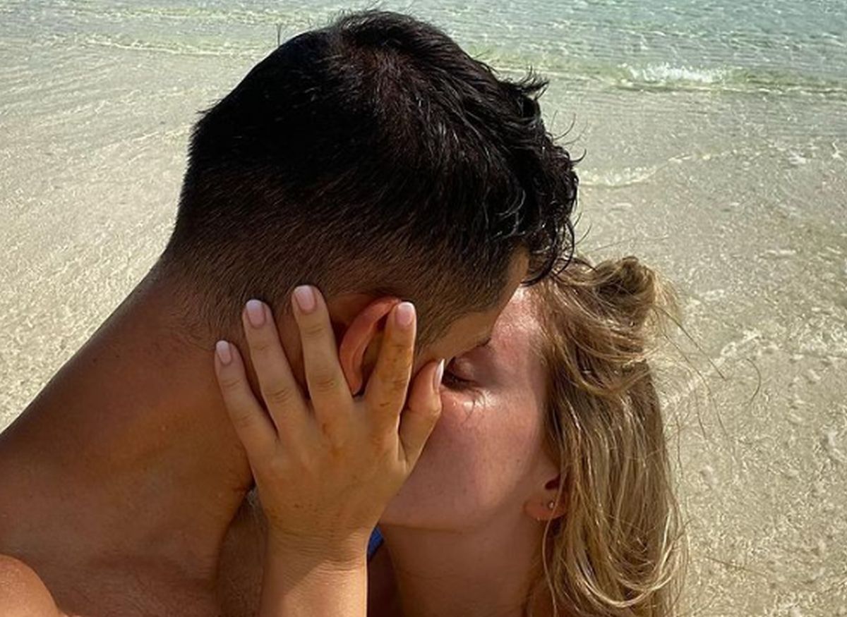 Din Maldive în „mlaștina” de la Dinamo » Iubita unui fotbalist transferat de „câini”, imagini hot din vacanță