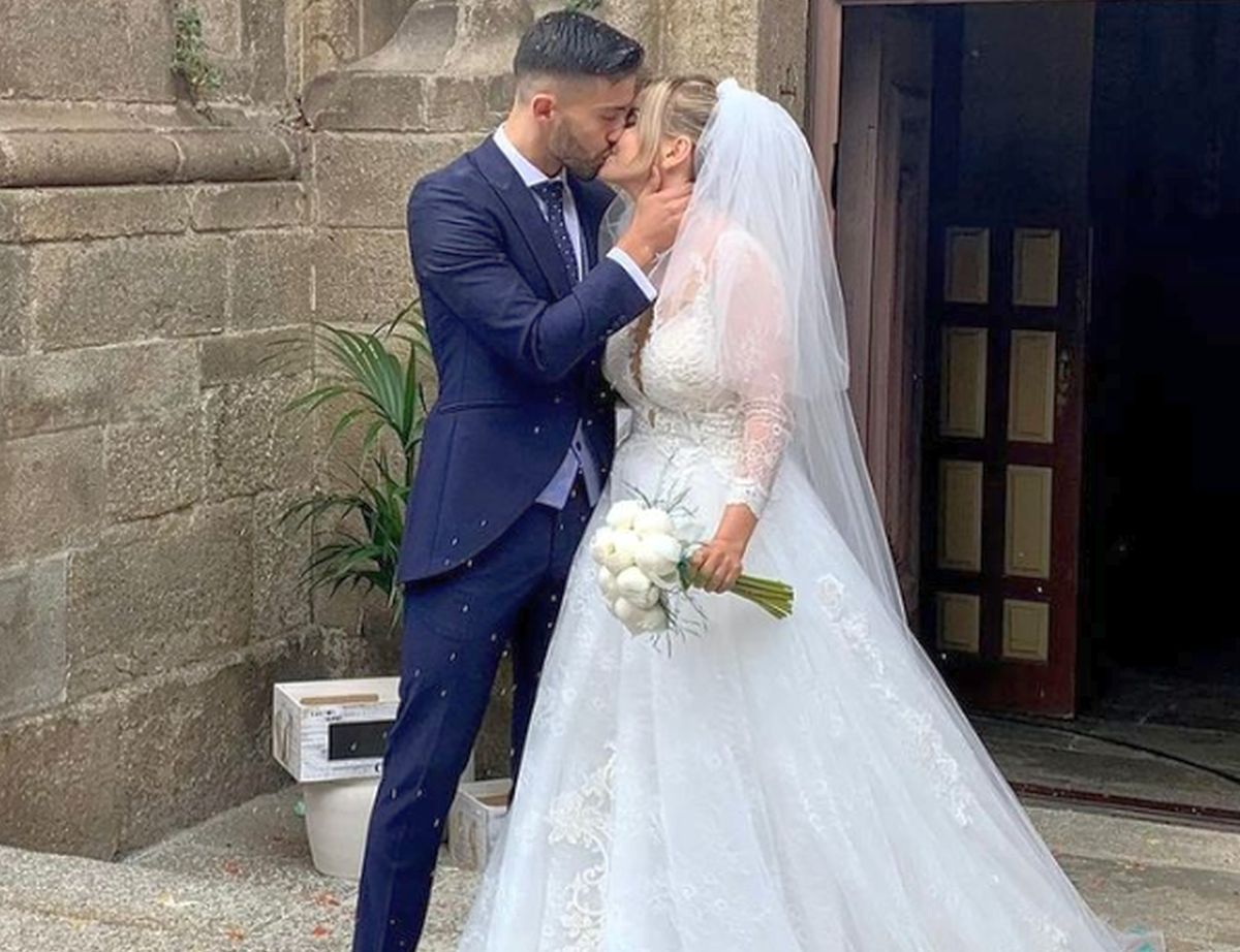 Din Maldive în „mlaștina” de la Dinamo » Iubita unui fotbalist transferat de „câini”, imagini hot din vacanță