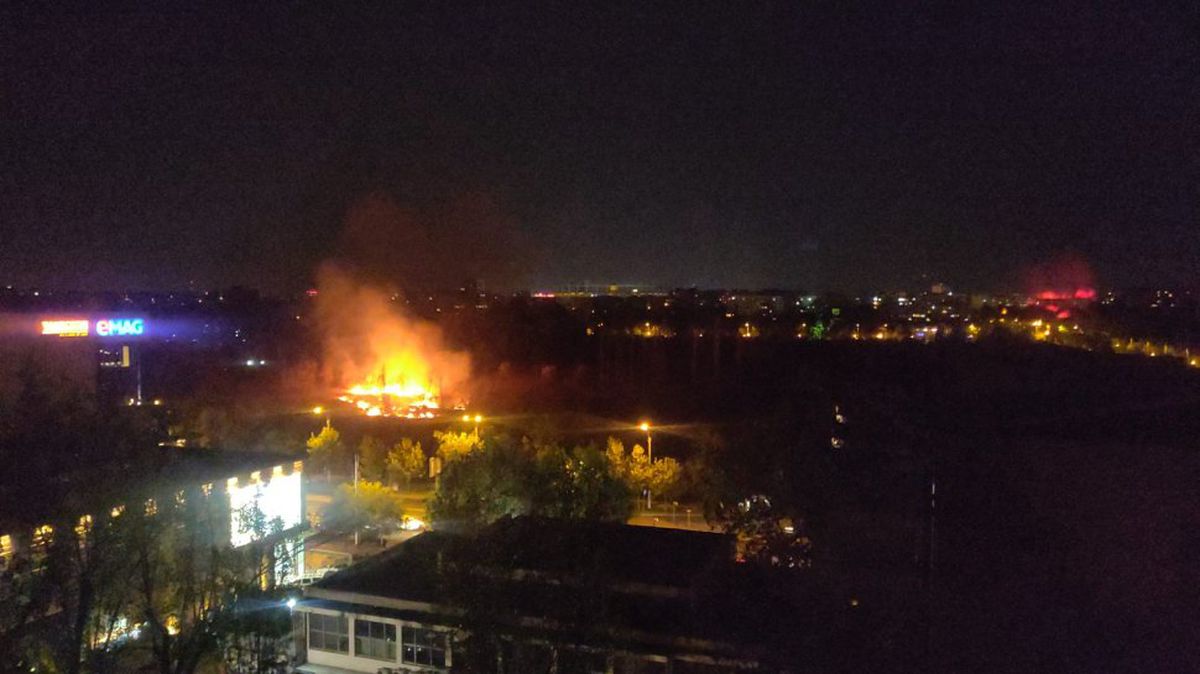 Incendiu puternic în parcul IOR din București » Fumul a ajuns în mai multe zone ale Capitalei