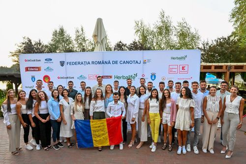 Canotorii români din echipa pentru Campionatele Mondiale // Foto: Raed Krishan