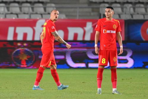 Vlad Chiricheș, în stânga, a intrat în colimatorul lui Gigi Becali / foto: Imago Images