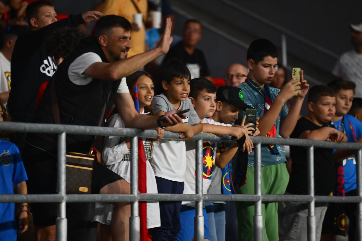 FCSB - LASK, înainte de meci, foto: Raed Krishan (GSP)