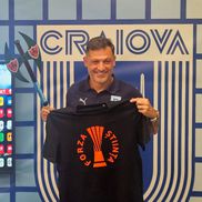 Mirel Rădoi și cadoul inedit primit în conferință /  FOTO: Cristi Preda, Remus Dinu (Gazeta Sporturilor)