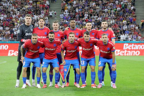 Jucătorii FCSB-ului la meciul cu Aberdeen, din play-off-ul Europa League