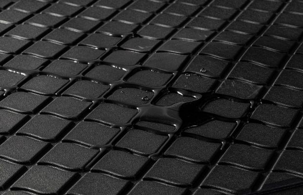 Ai schimbat anvelopele? E momentul să schimbi și covorașele auto