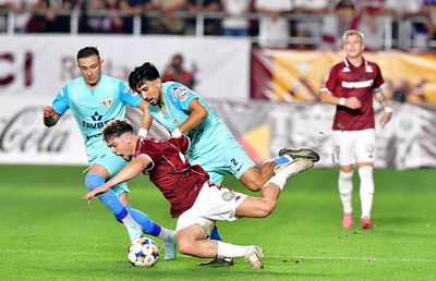 Și-a făcut „mea culpa” la golul din Rapid - UTA: „Trebuia să cobor cu Borza” » Aplaudat în direct: „Nu prea vezi așa ceva”