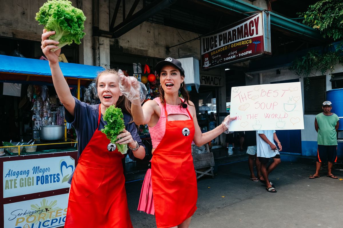 Ce au descoperit organizatorii Asia Express în bagajul lui Gabi Tamaș: „Cea mai bună monedă de schimb!”