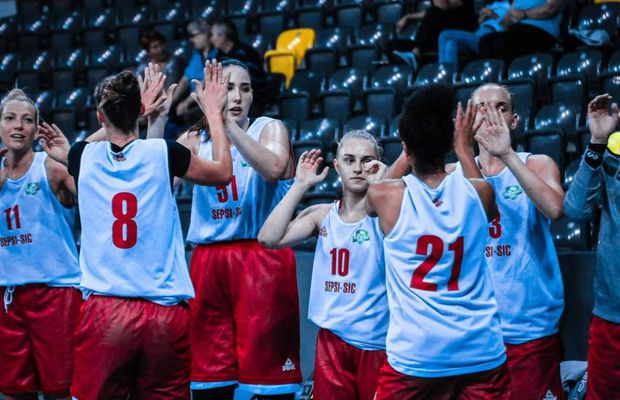 BASCHET FEMININ // FOTO Campioana Sepsi SIC, repetiție reușită înaintea startului oficial al sezonului » A câștigat Cupa Sepsi