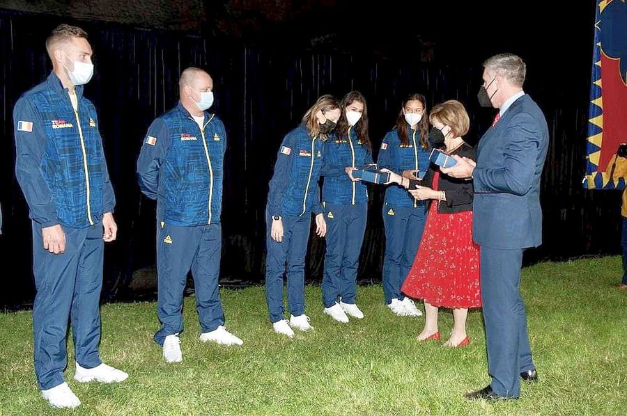 Medaliații români de la Tokyo, premiați de Familia Regală » „Românii se vor putea mândri întotdeauna cu canotorii”