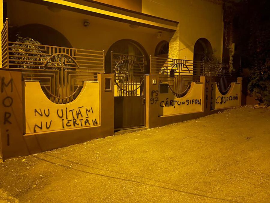 Casa lui Cârțu, vandalizată din nou! Președintele CSU Craiova, reacție dură: „Atacați ziua, bă. Cu fața descoperită și fără cagulă”