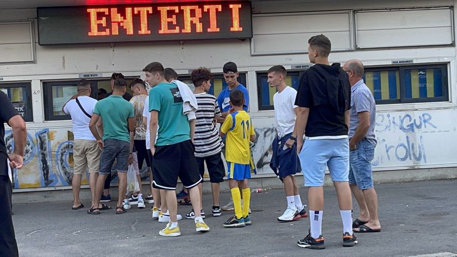 Fanii Petrolului au variante multiple pentru a achiziționa bilete Matchday experience, episodul 10 » Cum e pe stadion la Petrolul: 3 capitole unde „lupii” primesc nota maximă + două mari minusuri