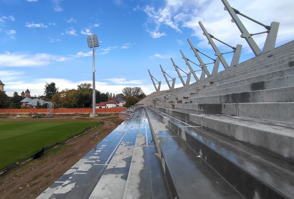 Stadionul din Liga 1 nu poate fi inaugurat după 3 ani și 15 milioane de euro investite » Ultima problemă: apa infiltrată în tribune