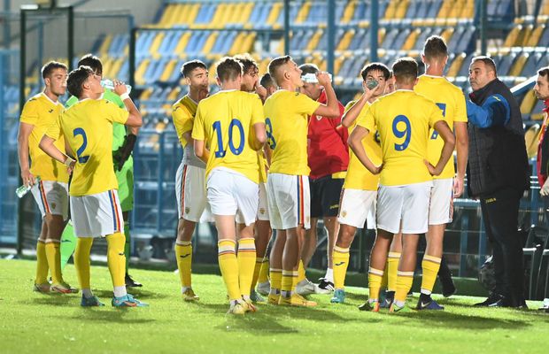 Înțelegere ca pentru zugravi » Detalii incredibile din contractul selecționerului care ne-a calificat la Turneul de Elită pentru Euro 2023