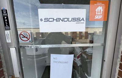 „Accesul interzis”: cum s-au baricadat în sediu frații greci acuzați de Simona Halep că i-au ruinat cariera + două adrese „oficiale” declarate la Ontario Business Register sunt pustii