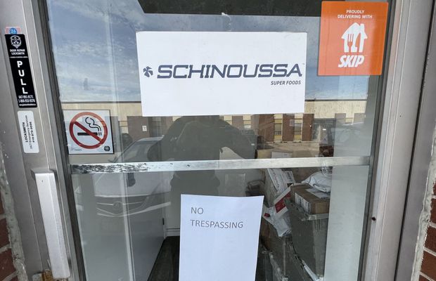 „Accesul interzis”: cum s-au baricadat în sediu frații greci acuzați de Simona Halep că i-au ruinat cariera + două adrese „oficiale” declarate la Ontario Business Register sunt pustii