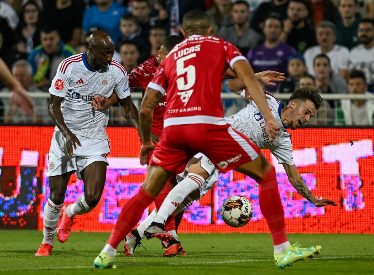 Neluț Roșu, autogol la Galați, și-a turnat cenușă în cap: „Dacă eram în atac o dădeam 5-10 metri peste poartă”