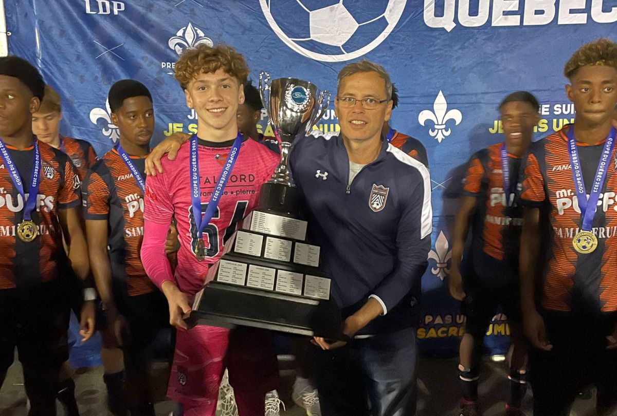 Posesorul mănușilor purtate de Duckadam la Sevilla '86, la un pas de debutul la seniori