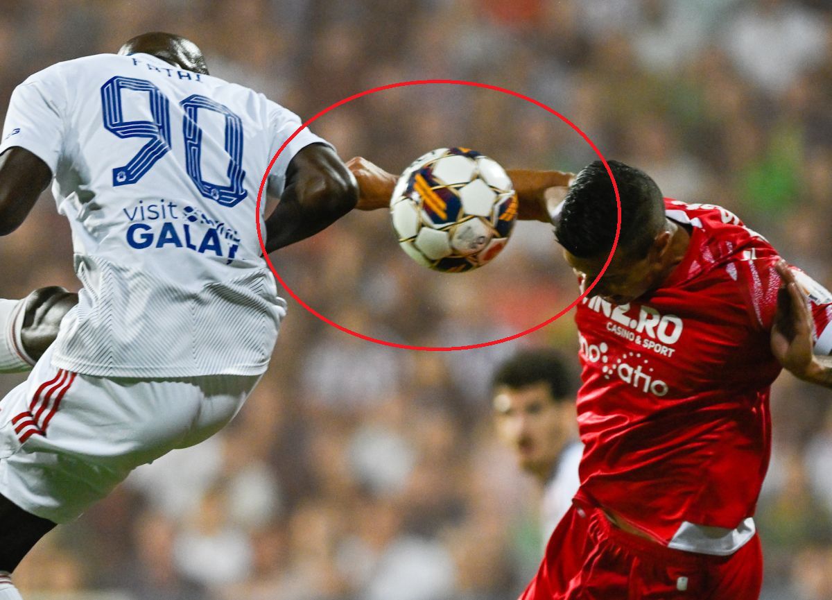 Moment controversat în Oțelul - Dinamo » Fotoreporterul GSP a surprins hențul în careu! VAR-ul nu a intervenit