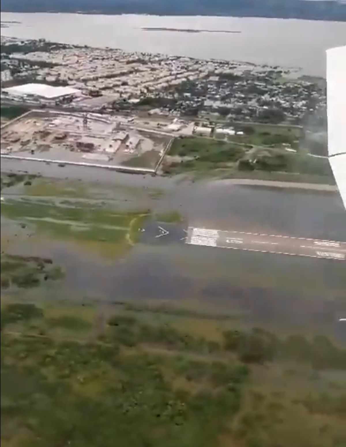 Uraganul John a devastat arena de 500 de milioane de euro » Împrejurimile, inundate complet