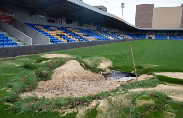 Crater în gazon » Când se va putea juca din nou pe stadionul distrus de ploaie