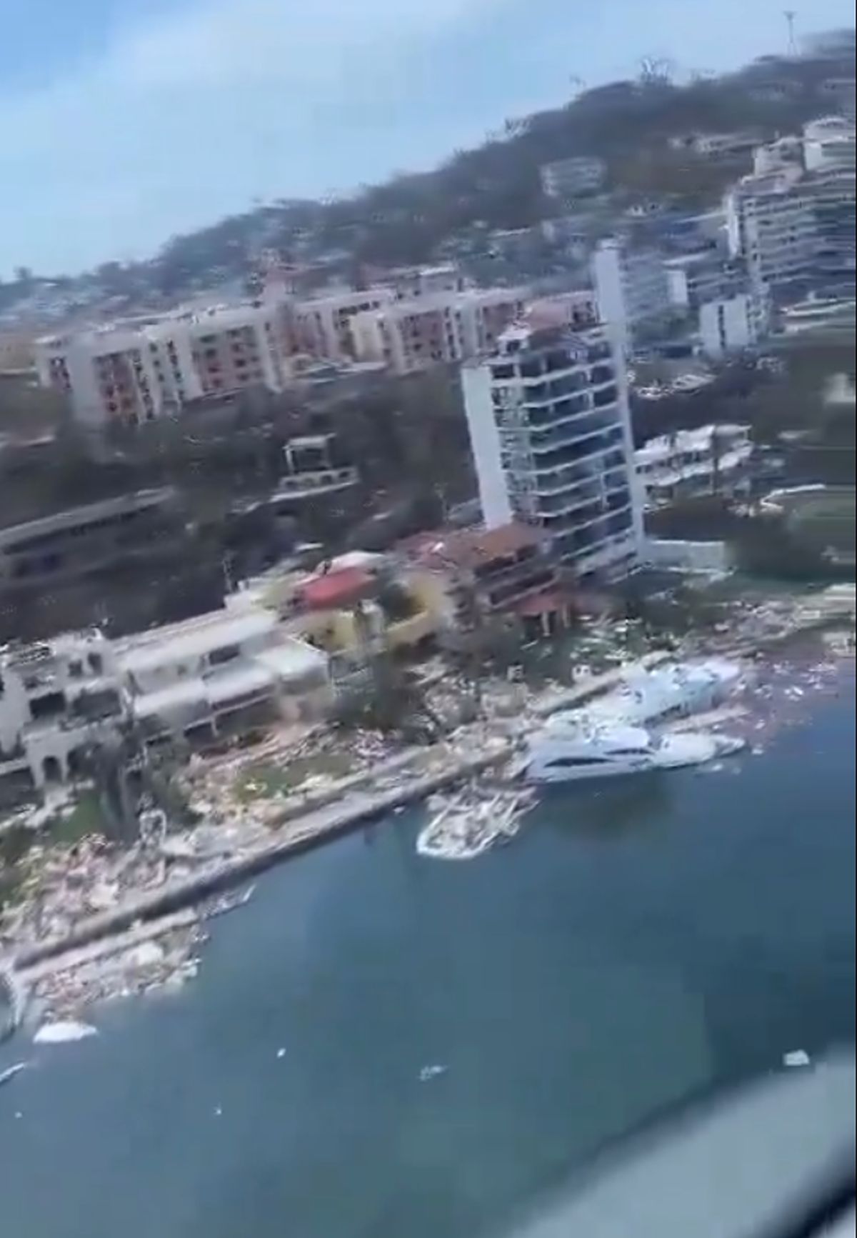 Uraganul John a devastat arena de 500 de milioane de euro » Împrejurimile, inundate complet