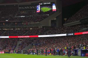 Atletico Madrid - Real Madrid, întrerupt 20 de minute! Ultrașii gazdelor, gesturi scandaloase. Cadru șocant cu Thibaut Courtois