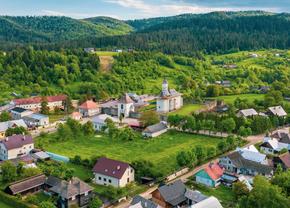 Colțul de rai din România pe care au pus ochii Mircea Lucescu și Gigi Becali: „Planuri pentru bază de pregătire” + „Suntem dispuși să le oferim 7 hectare de parc”