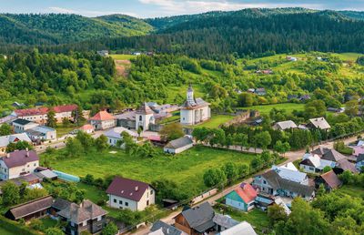 Colțul de rai din România pe care au pus ochii Mircea Lucescu și Gigi Becali: „Planuri pentru bază de pregătire” + „Suntem dispuși să le oferim 7 hectare de parc”