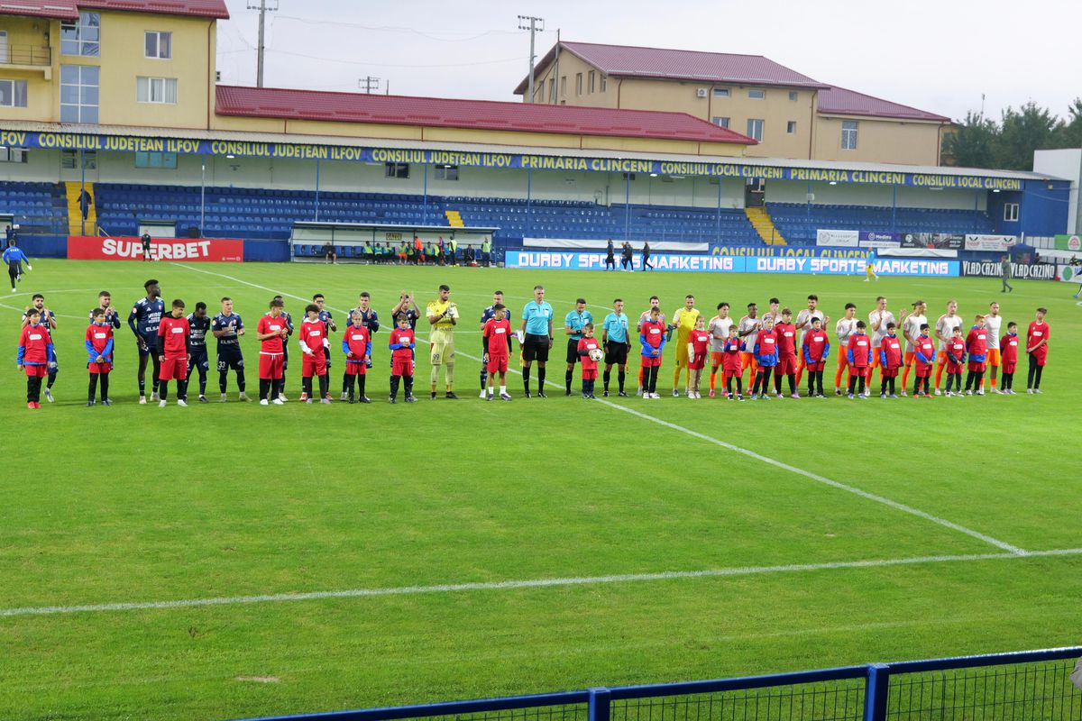 Probleme la Botoșani: Leo Grozavu a apărut bandajat, doi fotbaliști s-au simțit rău: „Stare de greață”