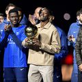 Ousmane Dembele a prezentat Balonul de Aur la ultimul meci jucat de PSG / Foto: Imago