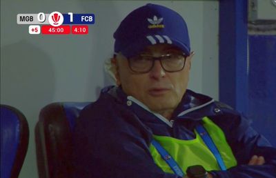 Probleme la Botoșani: Leo Grozavu a apărut bandajat, doi fotbaliști s-au simțit rău: „Stare de greață”