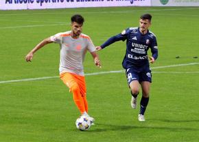 Gol și multe faze de poartă în Metaloglobus - FC Botoșani » Prima repriză a fost întreruptă timp de 10 minute pentru verificări VAR