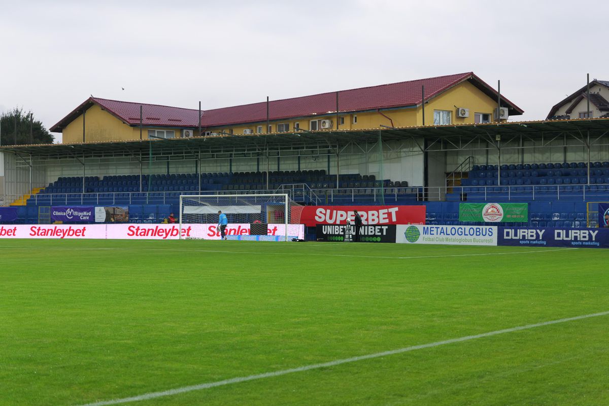 Probleme la Botoșani: Leo Grozavu a apărut bandajat, doi fotbaliști s-au simțit rău: „Stare de greață”