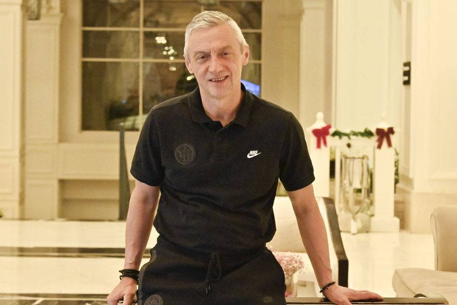 Zoltan Kadar, unul dintre asistenții lui Giorgio Contini la Young Boys // foto: Cristi Preda (GSP) Aici poate specula FCSB cu Young Boys! » Cel mai valoros jucător lipsește, un pericol major și sistem rar în Superligă