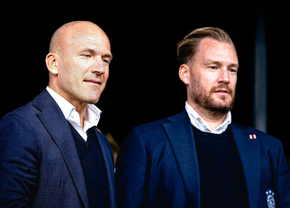 Conducătorii lui Ajax au fost atacați de fanii lui PSV! » Ce măsură au luat cei din Eindhoven