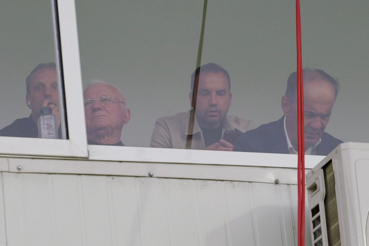 Probleme la Botoșani: Leo Grozavu a apărut bandajat, doi fotbaliști s-au simțit rău: „Stare de greață”