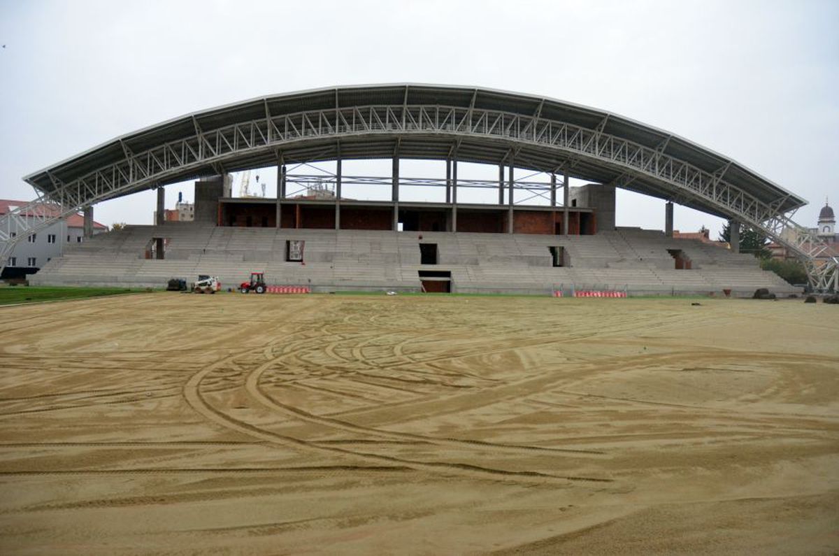 FOTO Gafă de proporții pe unul dintre noile stadioane! Muncitorii au refăcut totul + acuze dure: „Sunt sute de nereguli”