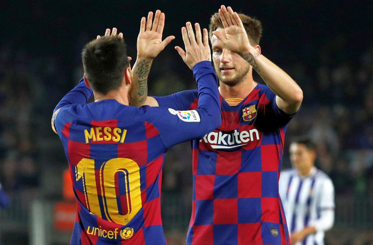 BARCELONA - REAL VALLADOLID 5-1 // VIDEO+FOTO Leo Messi perfect: două assist-uri + două goluri! Are 50 de reușite din lovitură liberă