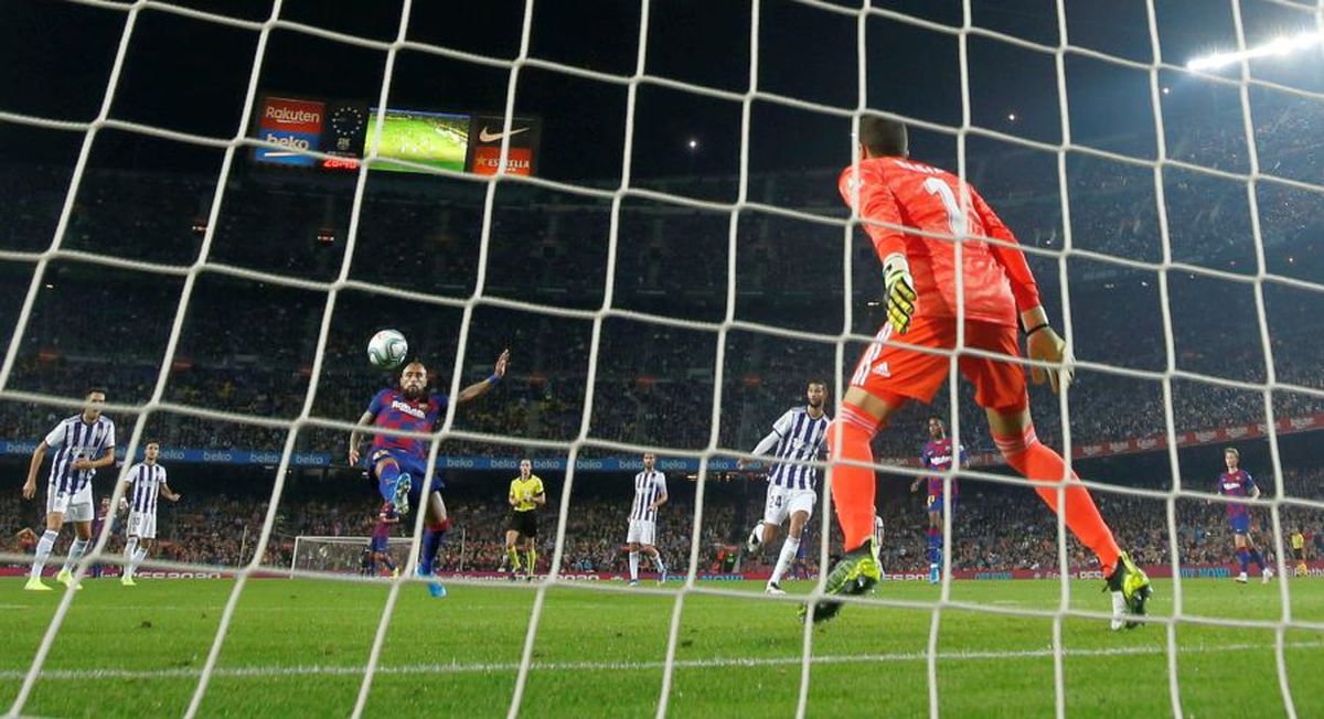 BARCELONA - REAL VALLADOLID 5-1 // VIDEO+FOTO Leo Messi perfect: două assist-uri + două goluri! Are 50 de reușite din lovitură liberă